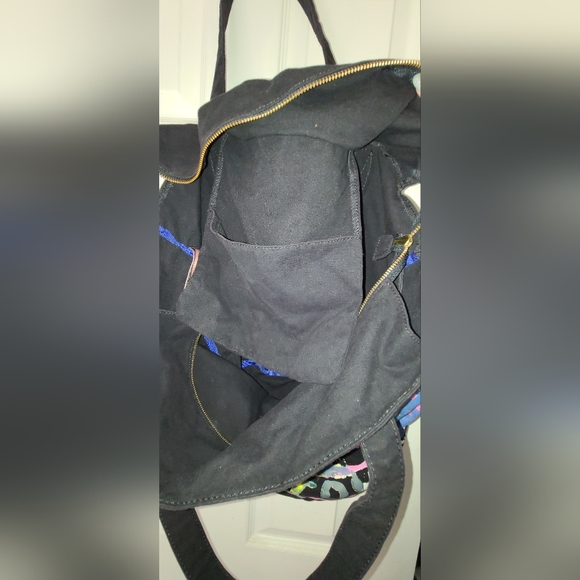 Juicy Couture Tote - Picture 4 of 7